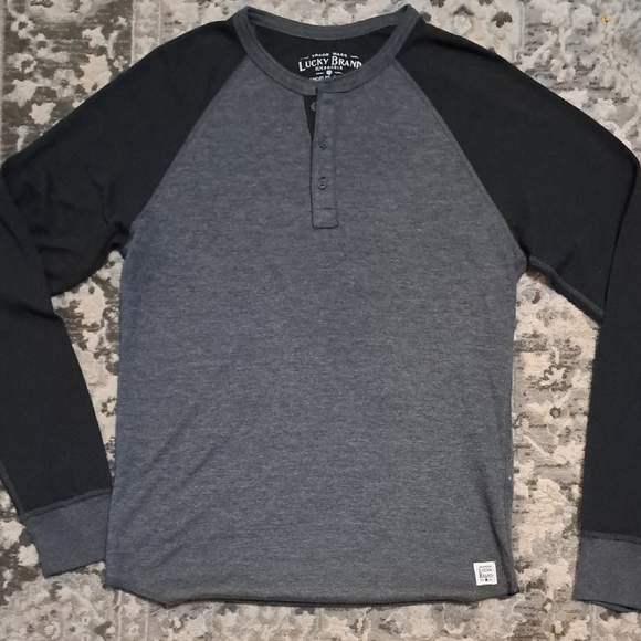 Lucky Brand Men's Two-Tone Long Sleeve Henley - Picture 2 of 6